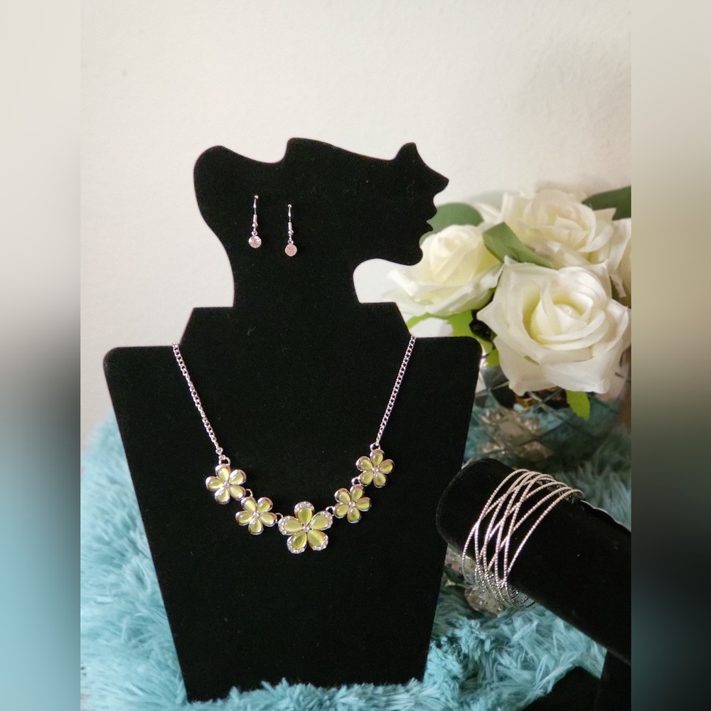 Floral Necklace and Earring Set